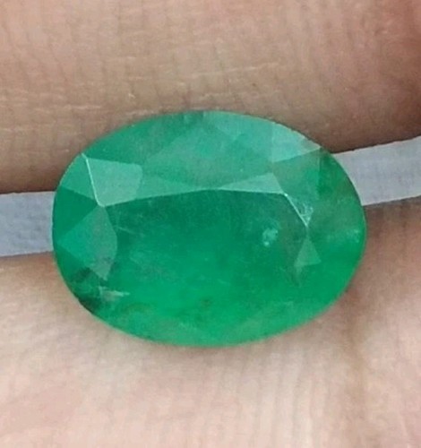 35ct natural emerald medium - 2.35ct,